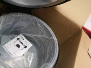 一个大电饭煲出售