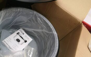 一个大电饭煲出售