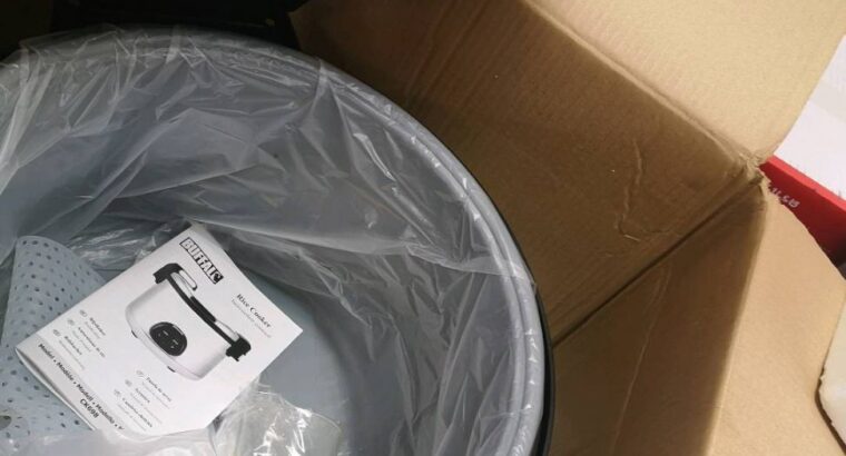 一个大电饭煲出售